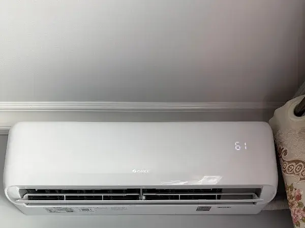 Wall-mounted mini-split indoor unit, shared by customer Mabel W
